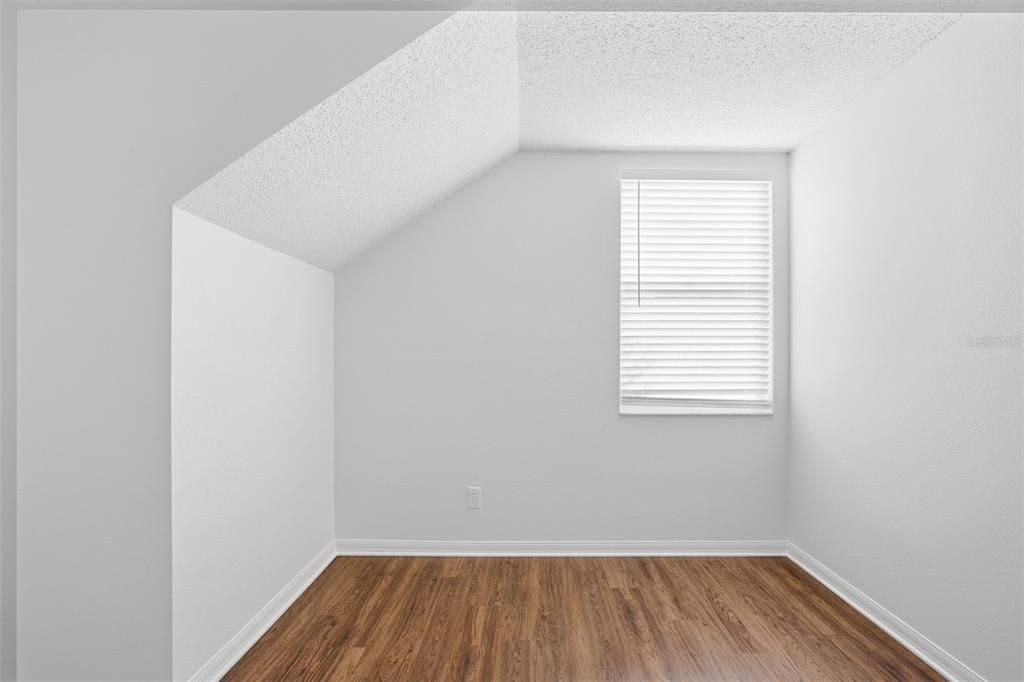 En Venta: $289,900 (4 camas, 2 baños, 1470 Pies cuadrados)