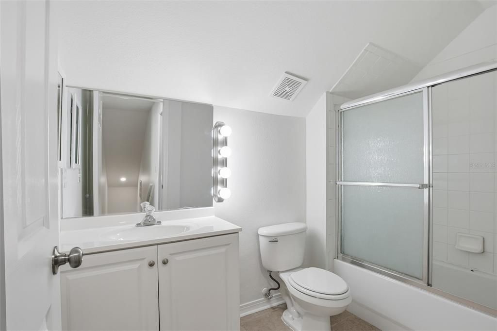 En Venta: $289,900 (4 camas, 2 baños, 1470 Pies cuadrados)