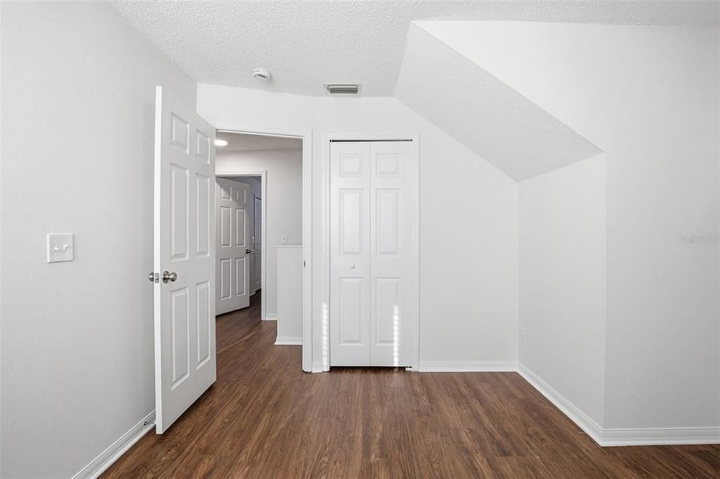 En Venta: $289,900 (4 camas, 2 baños, 1470 Pies cuadrados)