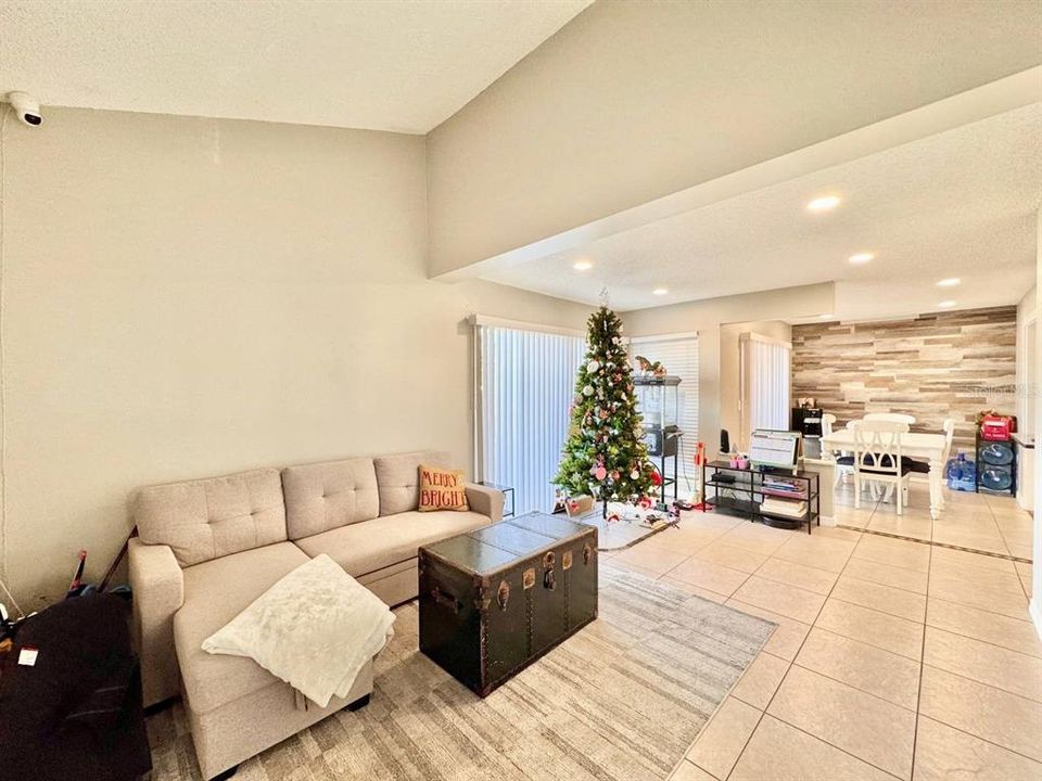 En Renta: $2,300 (3 camas, 2 baños, 1502 Pies cuadrados)