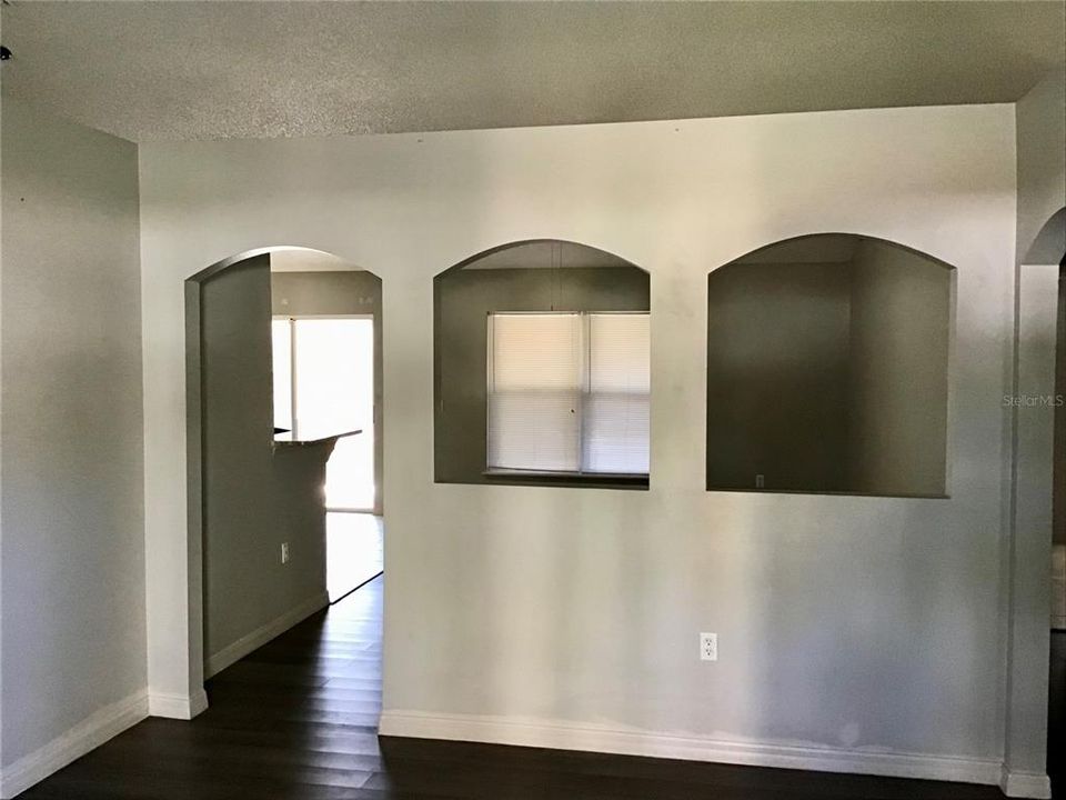 出租: $1,950 (3 贝兹, 2 浴室, 1559 平方英尺)