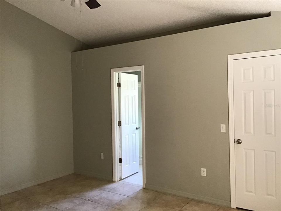 出租: $1,950 (3 贝兹, 2 浴室, 1559 平方英尺)