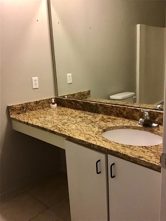 出租: $1,950 (3 贝兹, 2 浴室, 1559 平方英尺)