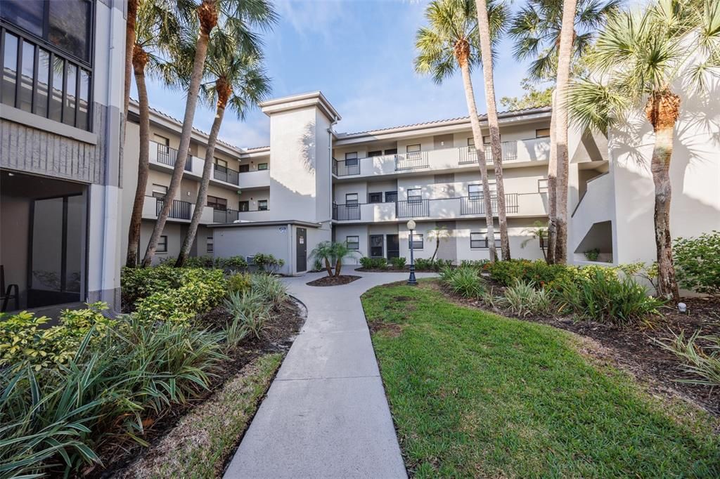 For Rent: $1,795 (2 beds, 2 baths, 1110 Square Feet)