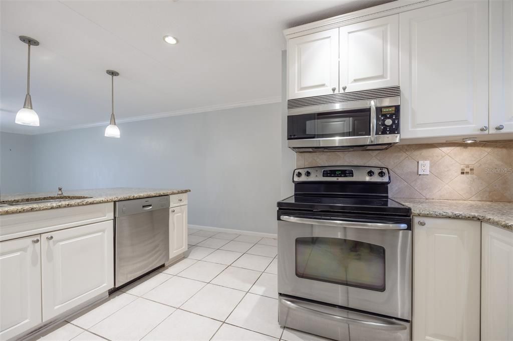 For Rent: $1,795 (2 beds, 2 baths, 1110 Square Feet)