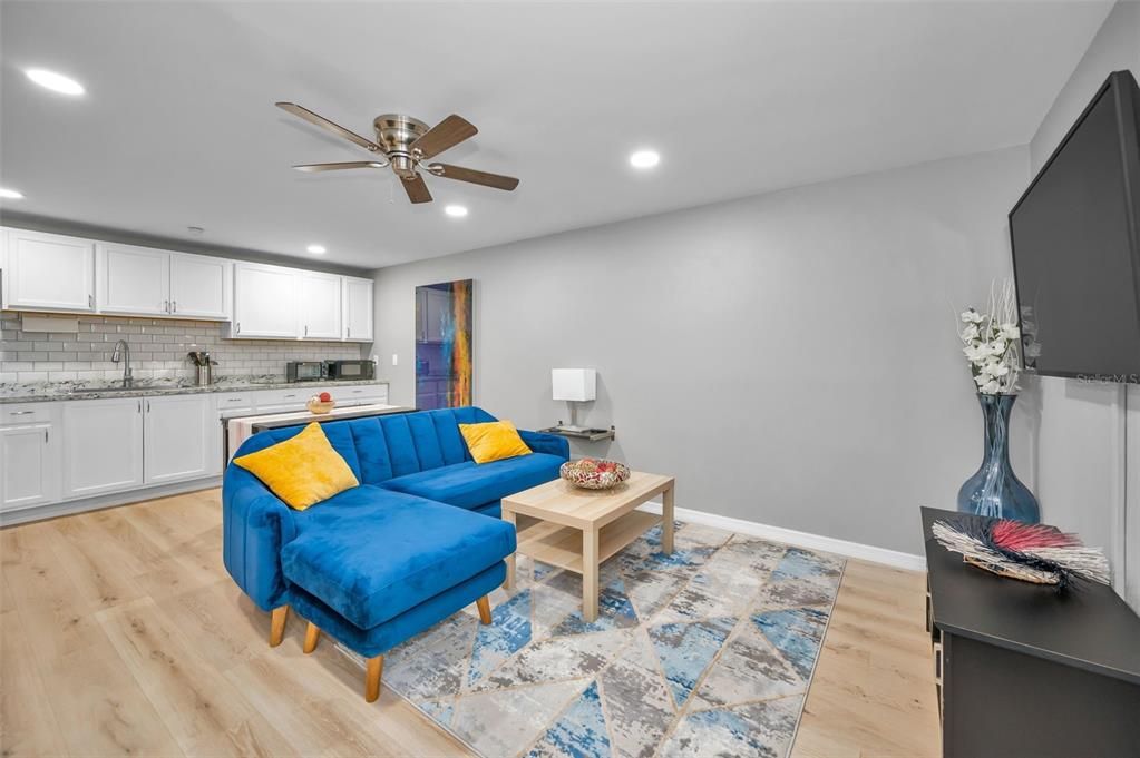 En Venta: $459,900 (4 camas, 3 baños, 1994 Pies cuadrados)