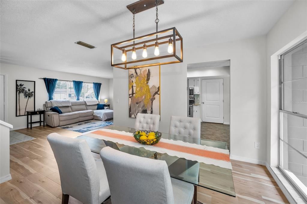 En Venta: $459,900 (4 camas, 3 baños, 1994 Pies cuadrados)