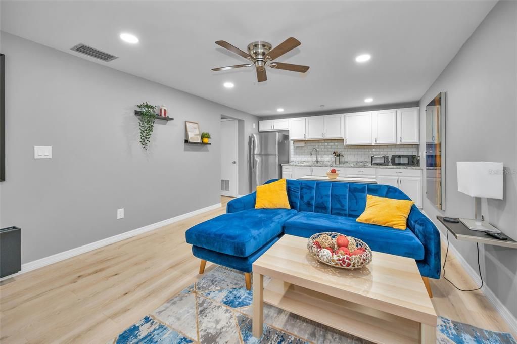 En Venta: $459,900 (4 camas, 3 baños, 1994 Pies cuadrados)