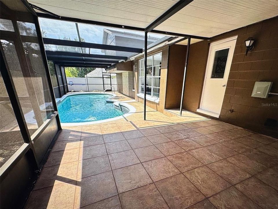 En Venta: $459,900 (4 camas, 3 baños, 1994 Pies cuadrados)