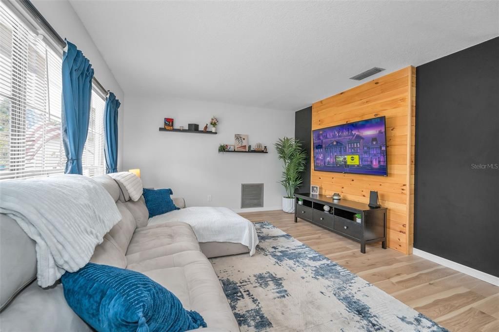 En Venta: $459,900 (4 camas, 3 baños, 1994 Pies cuadrados)