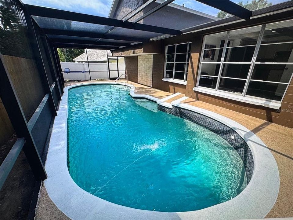 En Venta: $459,900 (4 camas, 3 baños, 1994 Pies cuadrados)