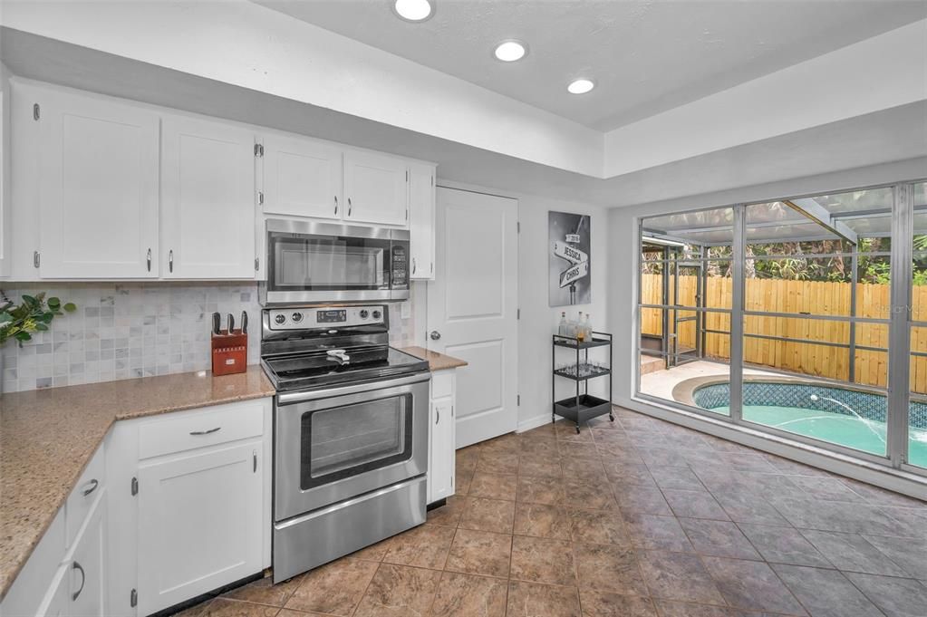 En Venta: $459,900 (4 camas, 3 baños, 1994 Pies cuadrados)