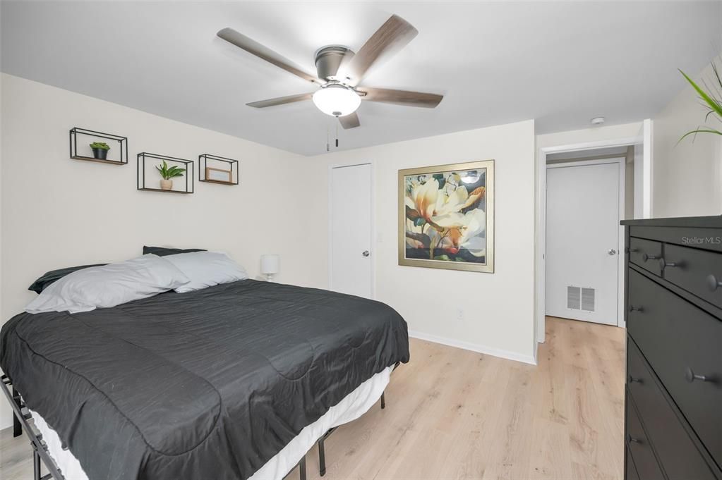 En Venta: $459,900 (4 camas, 3 baños, 1994 Pies cuadrados)