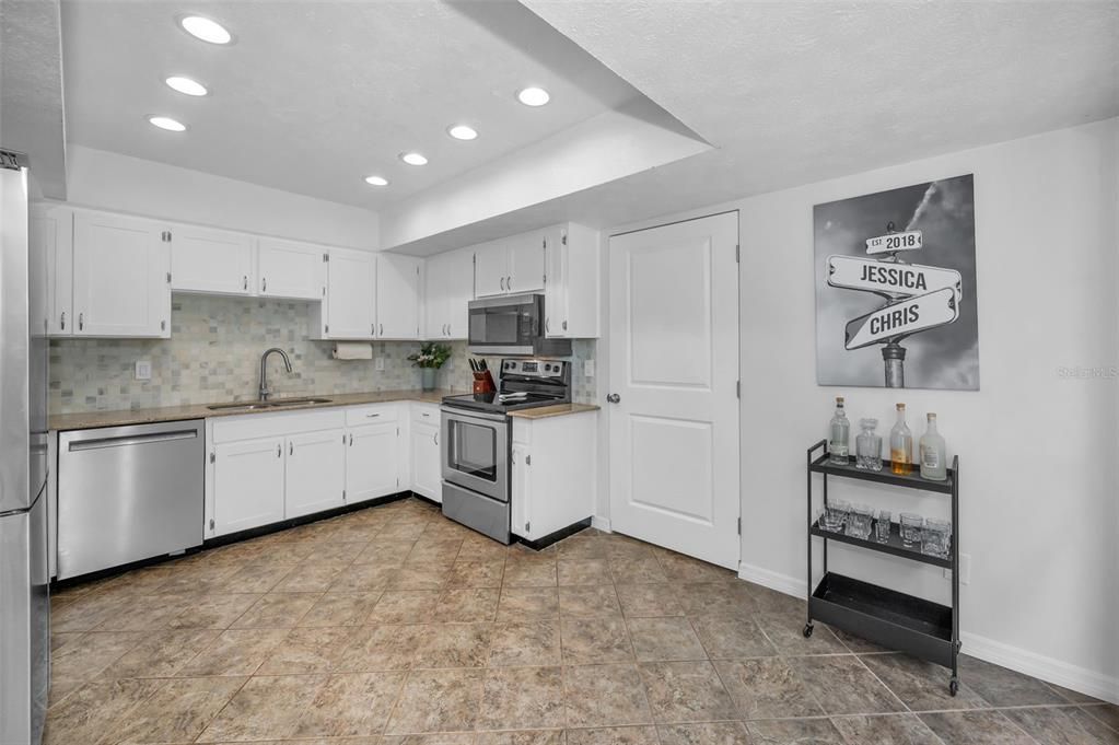 En Venta: $459,900 (4 camas, 3 baños, 1994 Pies cuadrados)