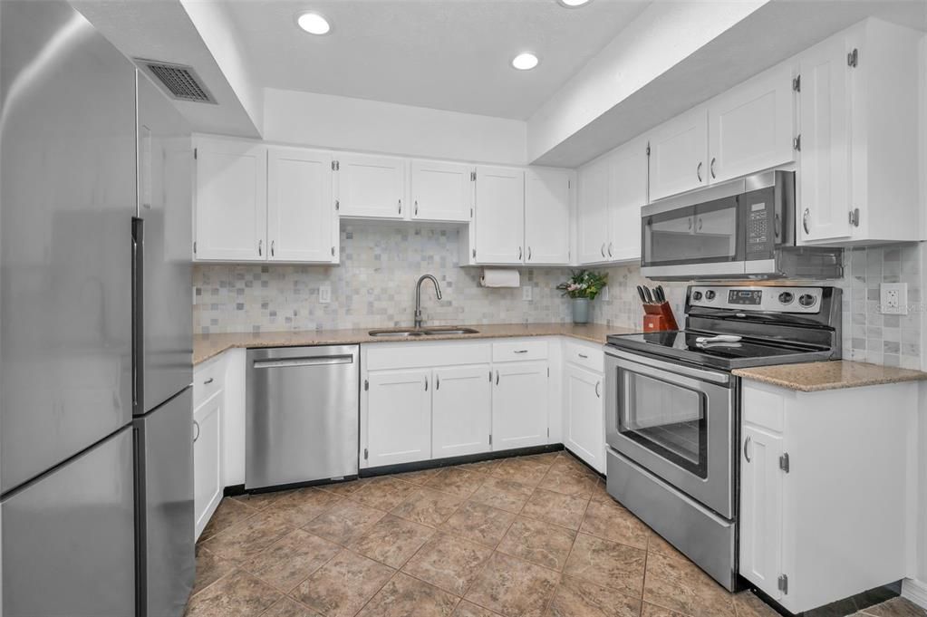 En Venta: $459,900 (4 camas, 3 baños, 1994 Pies cuadrados)