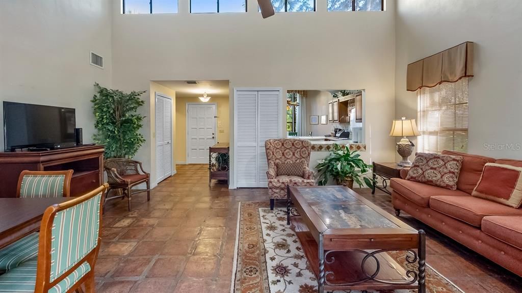 En Venta: $250,000 (2 camas, 2 baños, 1330 Pies cuadrados)