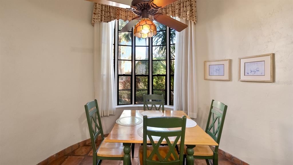 En Venta: $250,000 (2 camas, 2 baños, 1330 Pies cuadrados)