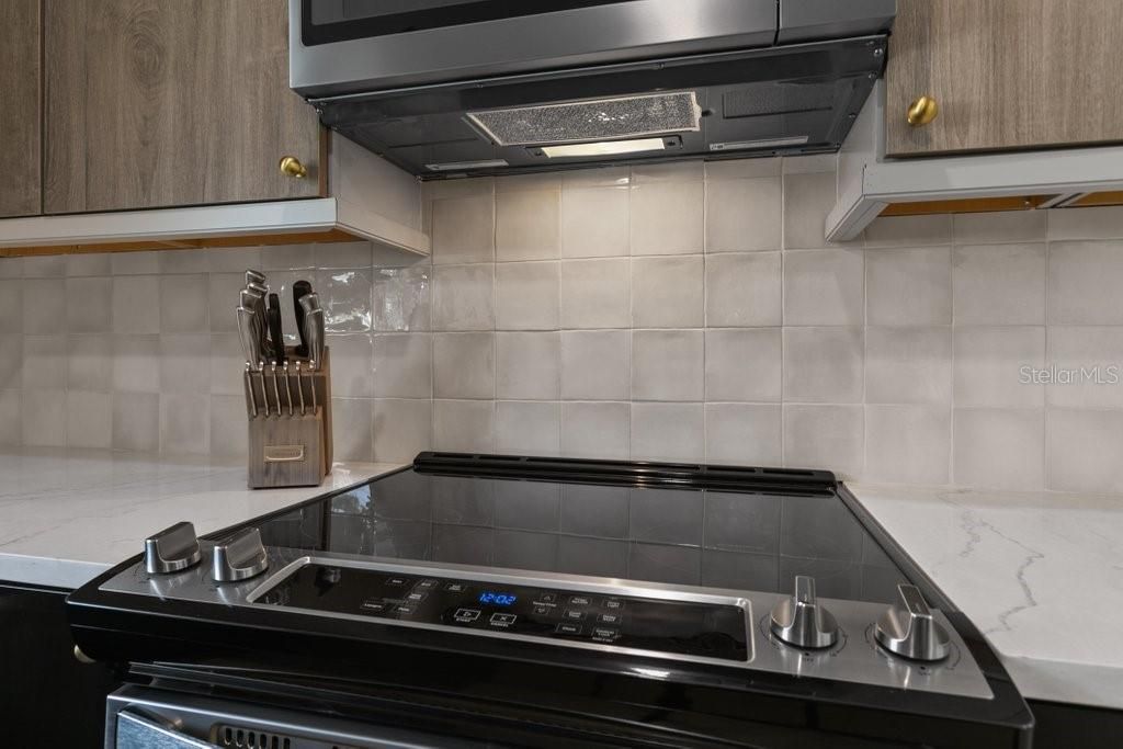 For Sale: $719,000 (3 beds, 2 baths, 1820 Square Feet)