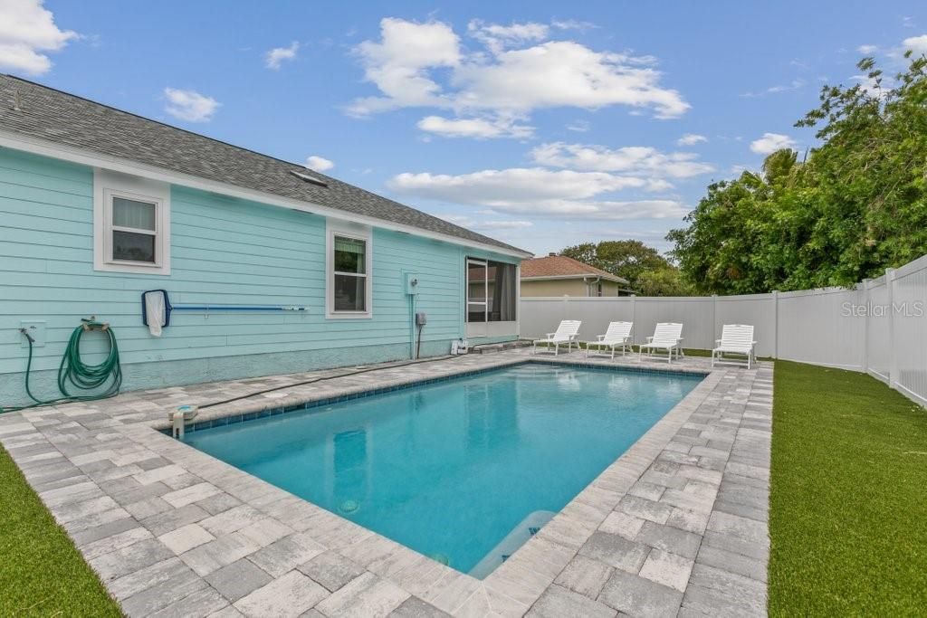 For Sale: $719,000 (3 beds, 2 baths, 1820 Square Feet)