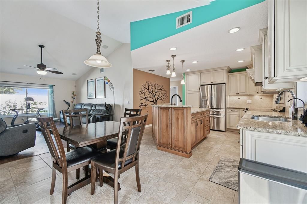 На продажу: $559,900 (4 спален, 3 ванн, 2284 Квадратных фут)