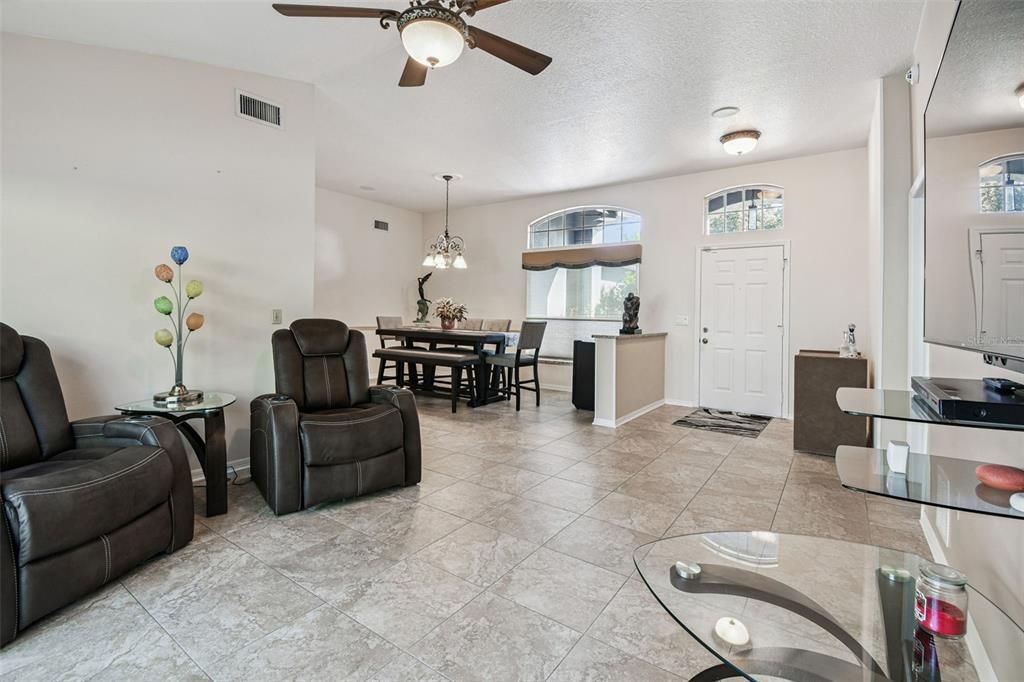 На продажу: $559,900 (4 спален, 3 ванн, 2284 Квадратных фут)