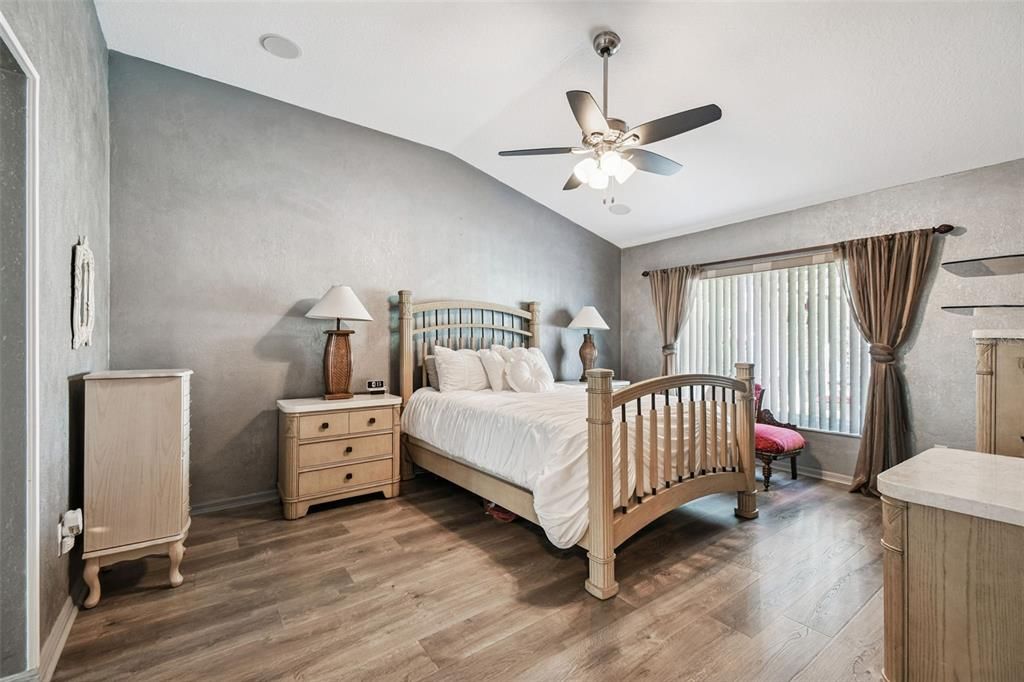 На продажу: $559,900 (4 спален, 3 ванн, 2284 Квадратных фут)