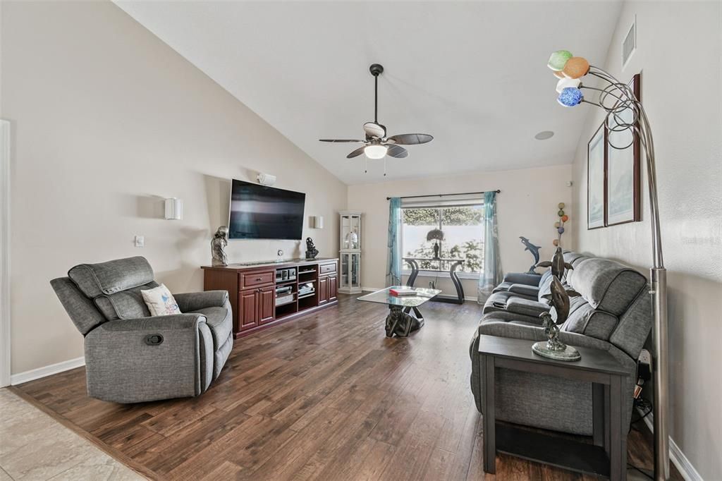 На продажу: $559,900 (4 спален, 3 ванн, 2284 Квадратных фут)