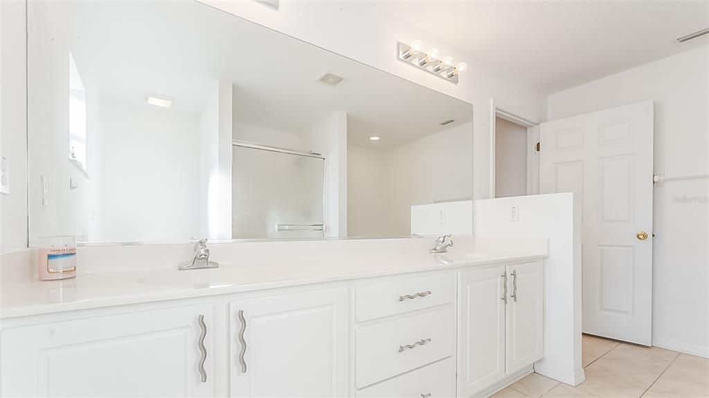 For Sale: $369,000 (4 beds, 2 baths, 2439 Square Feet)