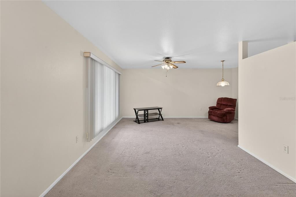 For Sale: $180,000 (2 beds, 1 baths, 1149 Square Feet)