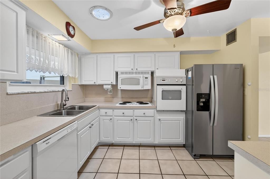 For Sale: $180,000 (2 beds, 1 baths, 1149 Square Feet)