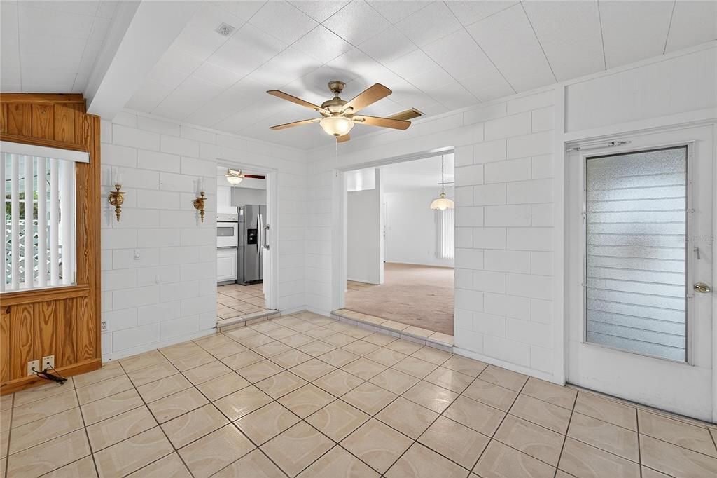 For Sale: $180,000 (2 beds, 1 baths, 1149 Square Feet)