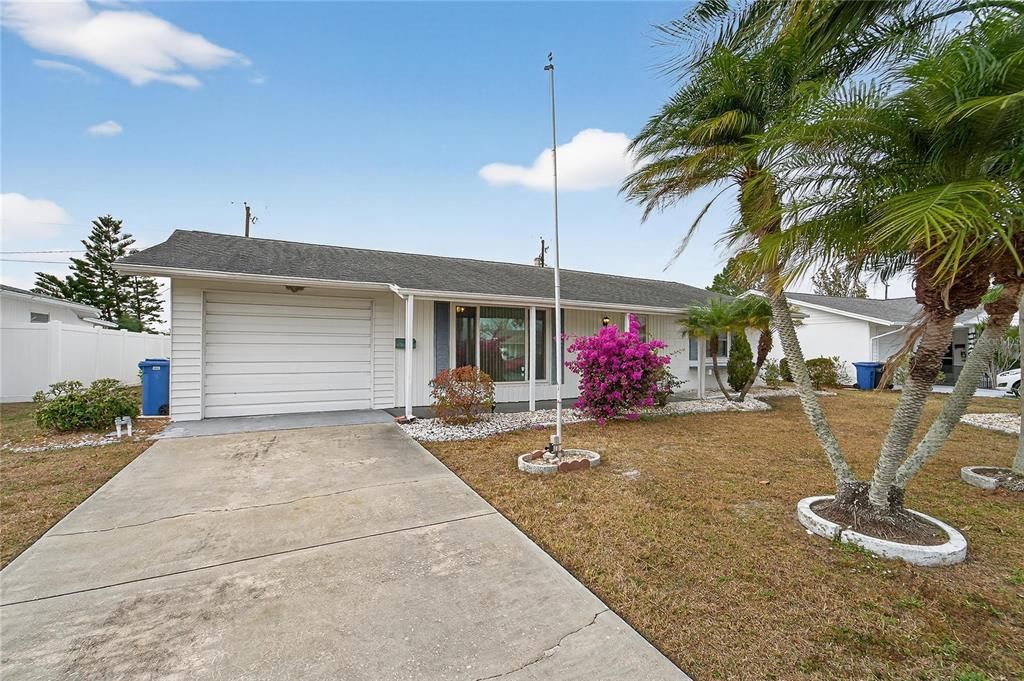 For Sale: $180,000 (2 beds, 1 baths, 1149 Square Feet)