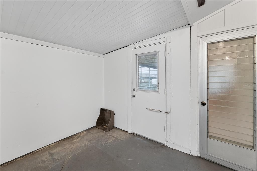 For Sale: $180,000 (2 beds, 1 baths, 1149 Square Feet)