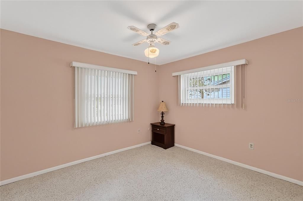 For Sale: $180,000 (2 beds, 1 baths, 1149 Square Feet)