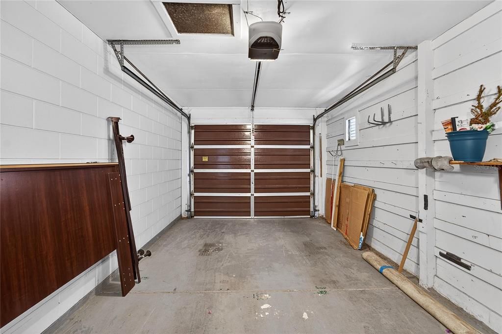 For Sale: $180,000 (2 beds, 1 baths, 1149 Square Feet)