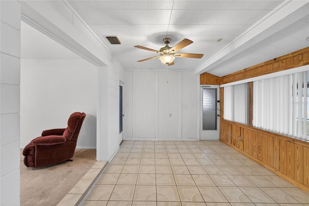 For Sale: $180,000 (2 beds, 1 baths, 1149 Square Feet)