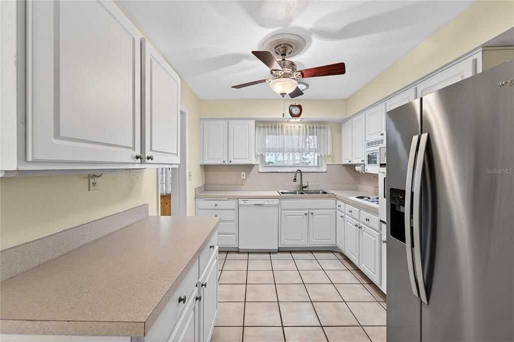 For Sale: $180,000 (2 beds, 1 baths, 1149 Square Feet)