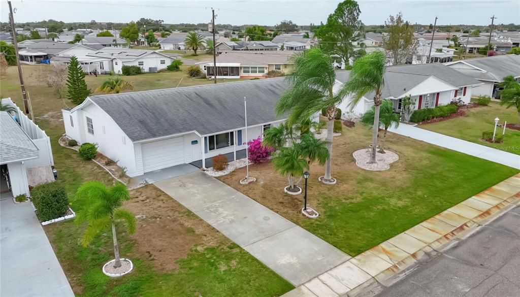 For Sale: $180,000 (2 beds, 1 baths, 1149 Square Feet)