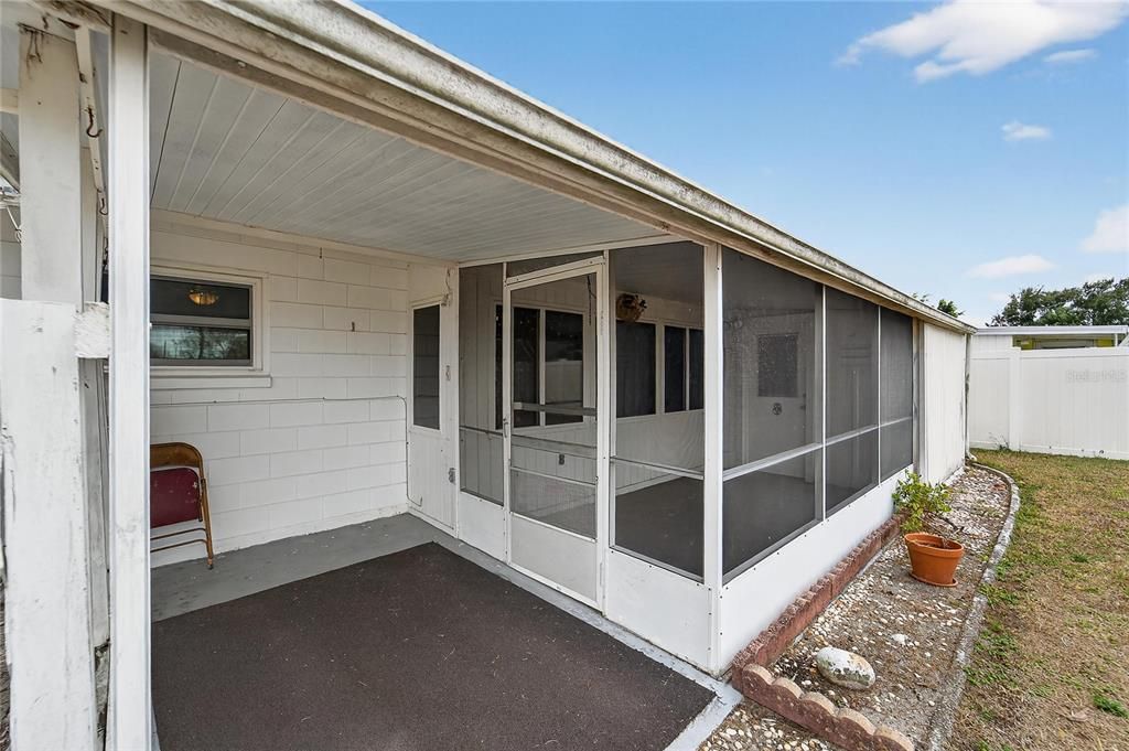 For Sale: $180,000 (2 beds, 1 baths, 1149 Square Feet)