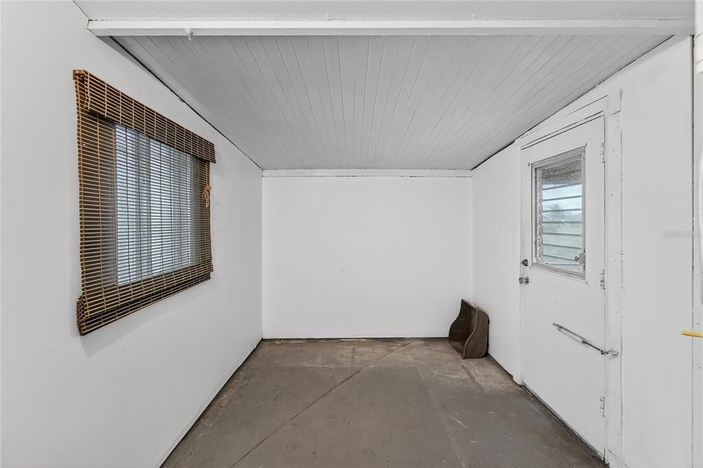 For Sale: $180,000 (2 beds, 1 baths, 1149 Square Feet)