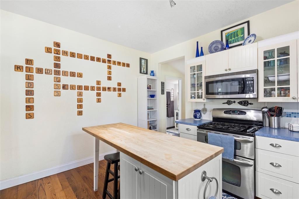 For Sale: $230,000 (3 beds, 1 baths, 1130 Square Feet)