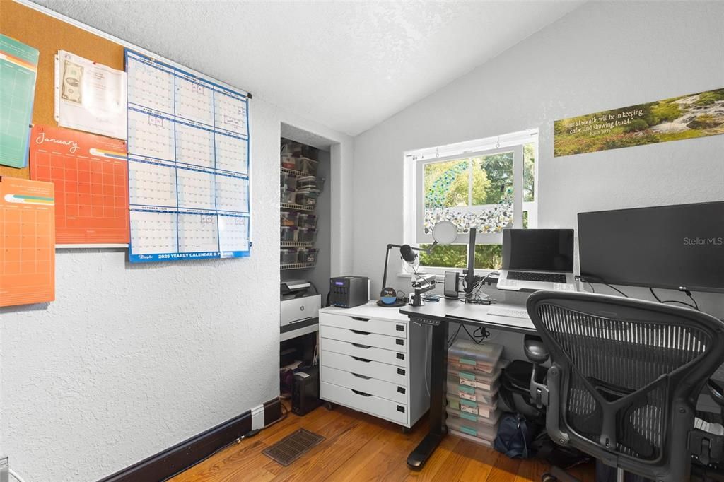 For Sale: $230,000 (3 beds, 1 baths, 1130 Square Feet)