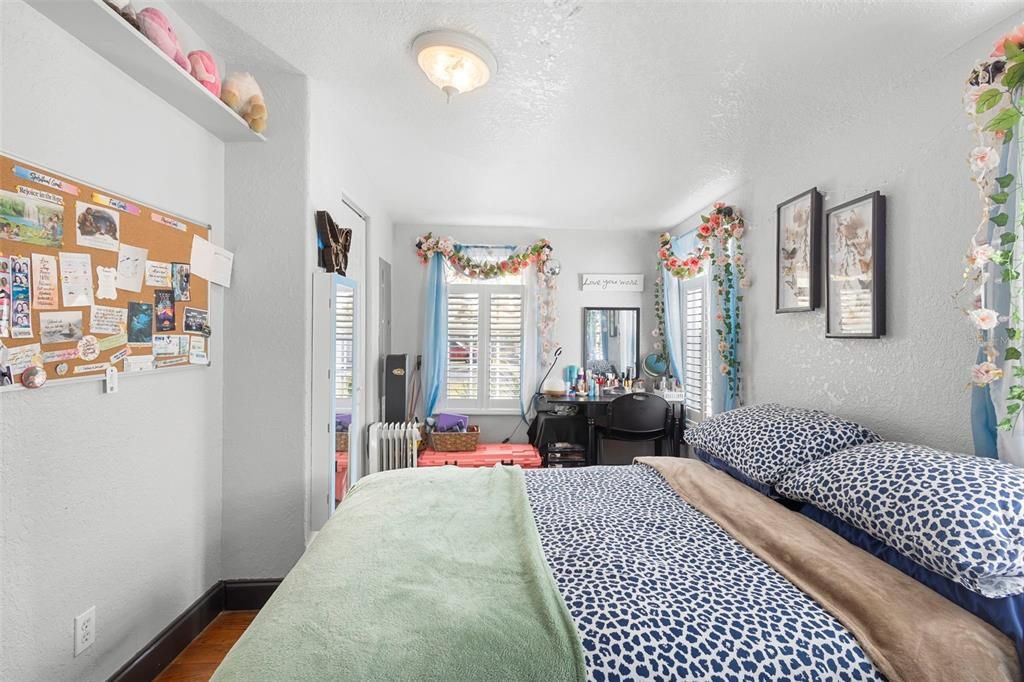 For Sale: $230,000 (3 beds, 1 baths, 1130 Square Feet)