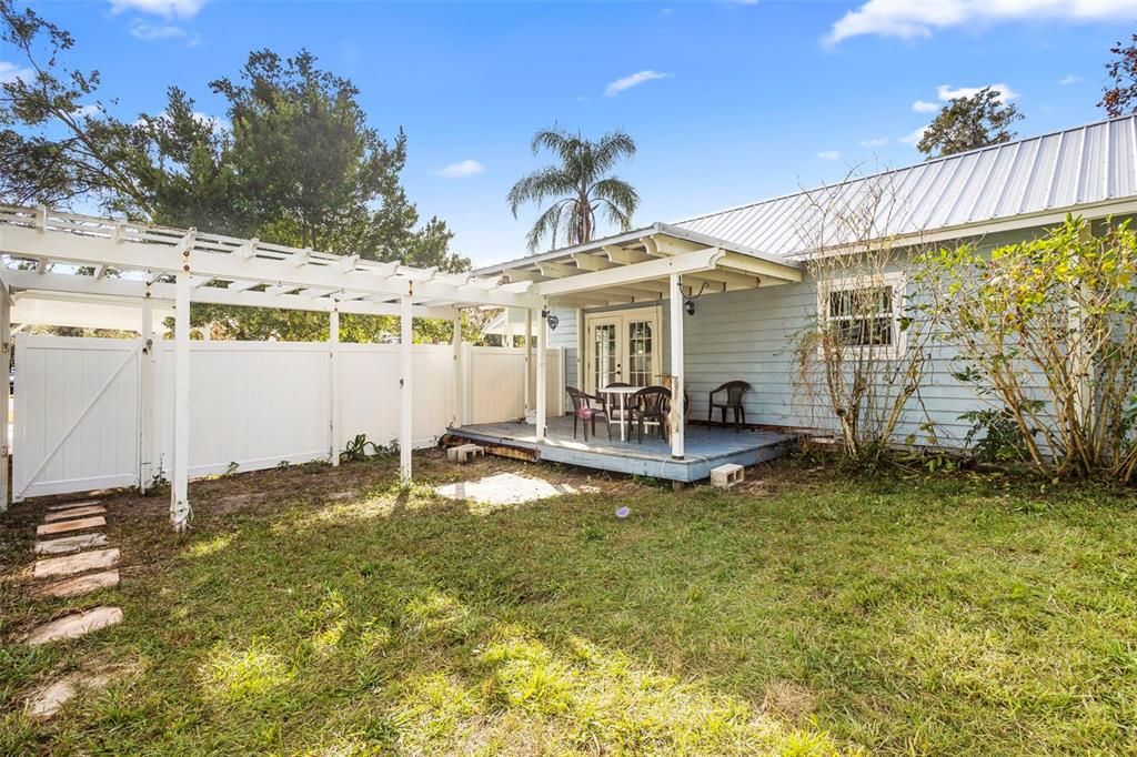 For Sale: $230,000 (3 beds, 1 baths, 1130 Square Feet)