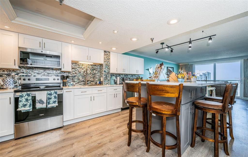 For Sale: $445,000 (2 beds, 2 baths, 1236 Square Feet)