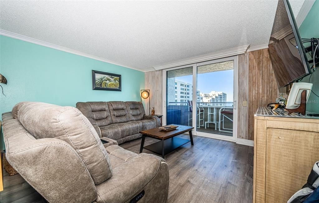 For Sale: $445,000 (2 beds, 2 baths, 1236 Square Feet)