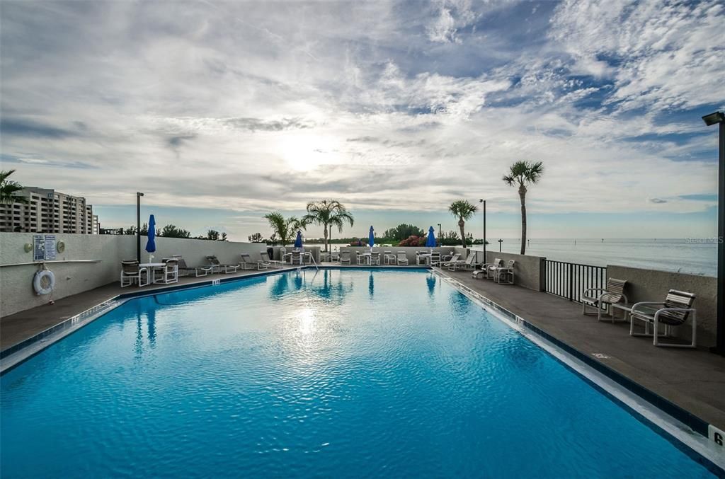 For Sale: $445,000 (2 beds, 2 baths, 1236 Square Feet)