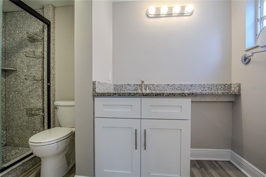 На продажу: $239,000 (2 спален, 2 ванн, 938 Квадратных фут)