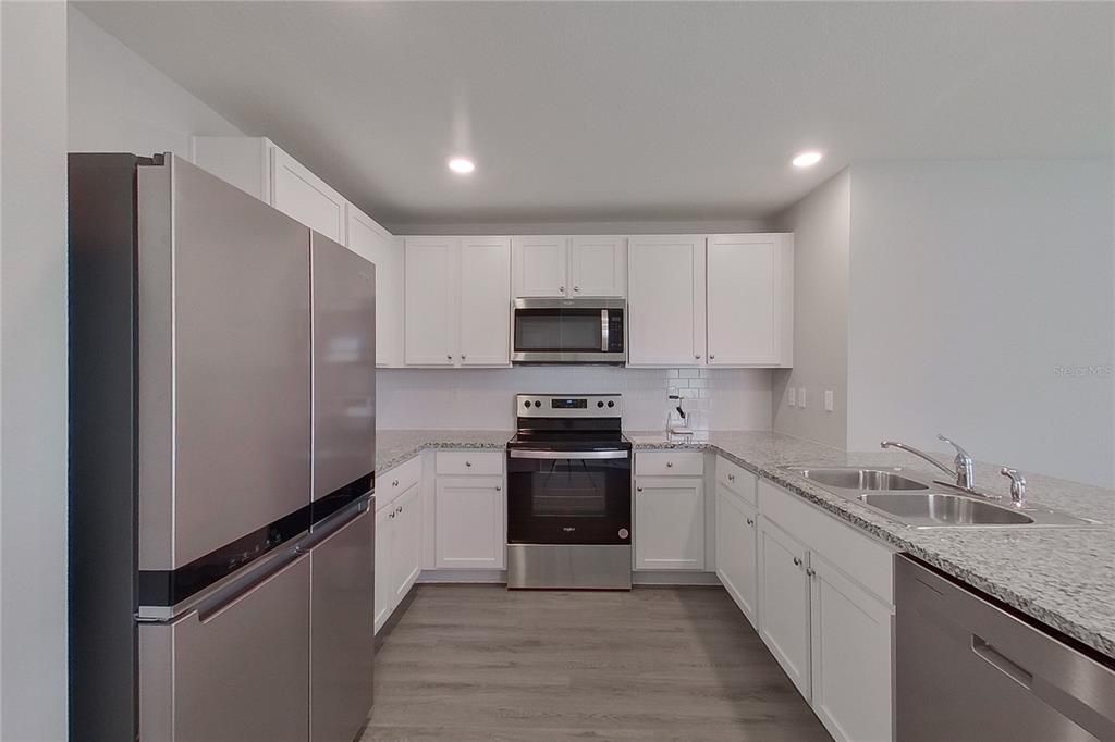 For Rent: $1,895 (3 beds, 2 baths, 1453 Square Feet)