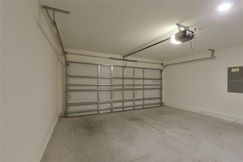 For Rent: $1,895 (3 beds, 2 baths, 1453 Square Feet)